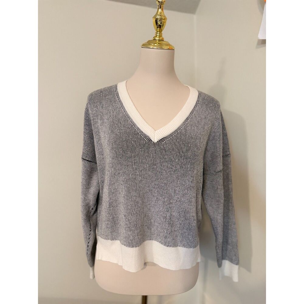 Dreamers by Debut V Neck Sweater M Black White Contrast Trim Boxy Pullover